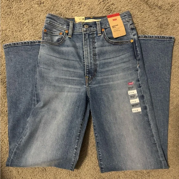 Levi’s Rib bell flare jeans Brand new w/tags 27 - Picture 2 of 5